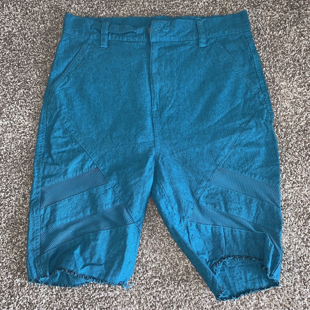 2 shorts 32W